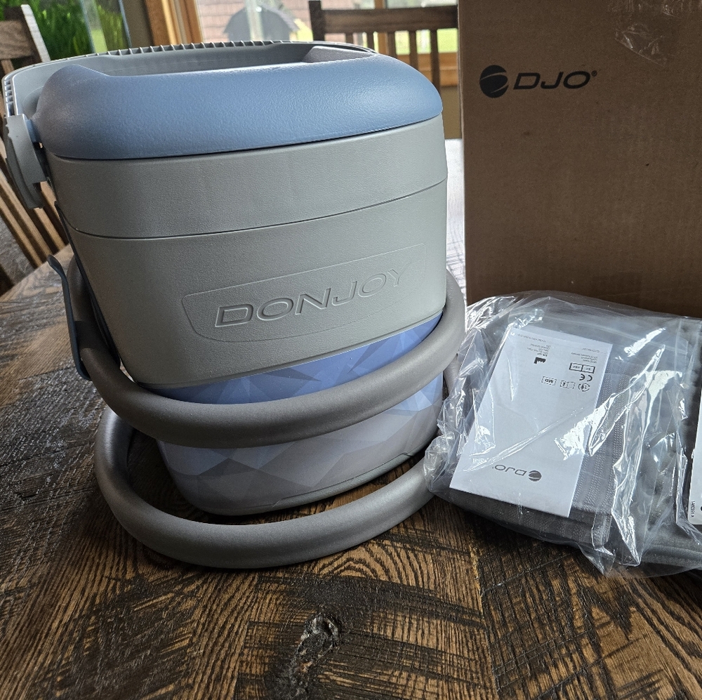 BRAND NEW Donjoy Iceman Classic 3 Cold Therapy Machine With Shoulder Pad